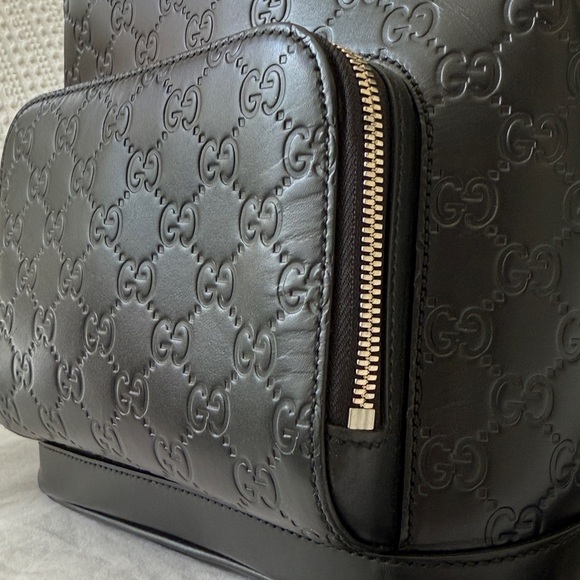 Gucci Signature Backpack GG Monogram Front Zipper Pocket/Embossed Black - Picture 6 of 8